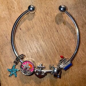 New Carnival Cruise Lines Bracelet